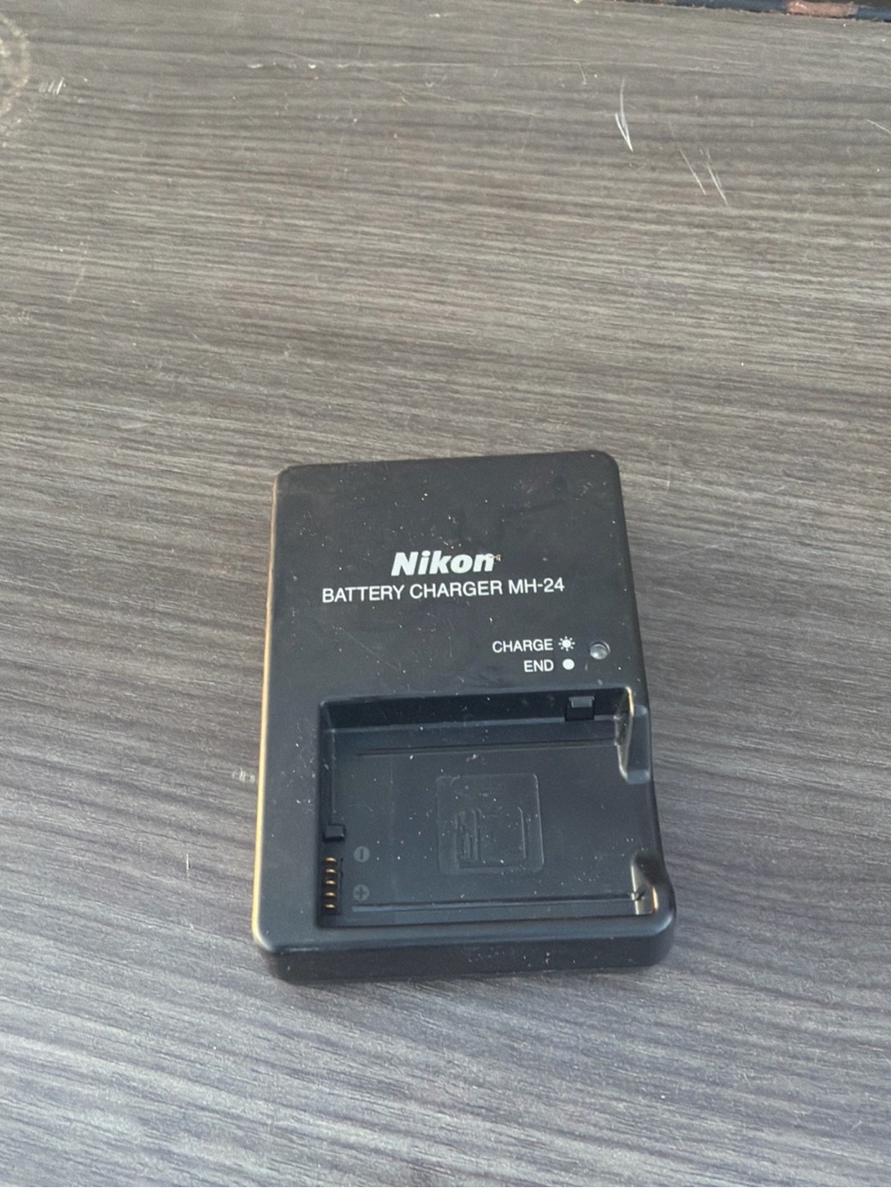 Nikon Model MH-24 Quick Battery Charger for Nikon Cameras